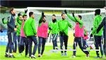 النصر يحاول إقناع شراحيلي بالتجديد ويتجاهل هوساوي