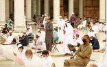 جموع المصلين في المدينة المنورة يؤدون صلاة الجمعة الأخيرة لهذا العام في المسجد النبوي وسط إجراءات وقائية