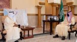سمو الأمير بدر بن سلطان يستقبل نائب وزير الحج والعمرة