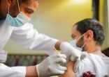 الخدمات الطبية بوزارة الداخلية تنفذ زيارات ميدانية لتقديم لقاح فيروس كورونا لأسر شهداء الواجب