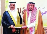 أمير القصيم يكرم «الاتصالات السعودية» لدعمها مهرجان بريدة للتمور