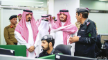 عبدالعزيز بن سعود يتفقد سير العمل بمركز (911)