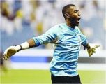 وليد عبدالله يفاضل بين عرضي الشباب والنصر