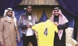 النصر يجدد عامين لهوساوي ويودع لكرو وغالي